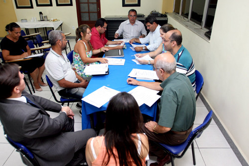 Representantes das entidades governamentais e não-governamentais que compõem o Fórum Municipal de Meio Ambiente estiveram reunidos na nesta quarta-feira (8), no auditório da Associação Comercial e Industrial de Campos (Acic) (Foto: Rogério Azevedo)