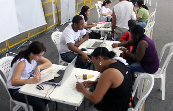 Foi prorrogado para até o próximo dia seis de março o prazo para a substituição de cartões provisórios do Programa Campos Cartão Cidadão (Foto: Rogério Azevedo)