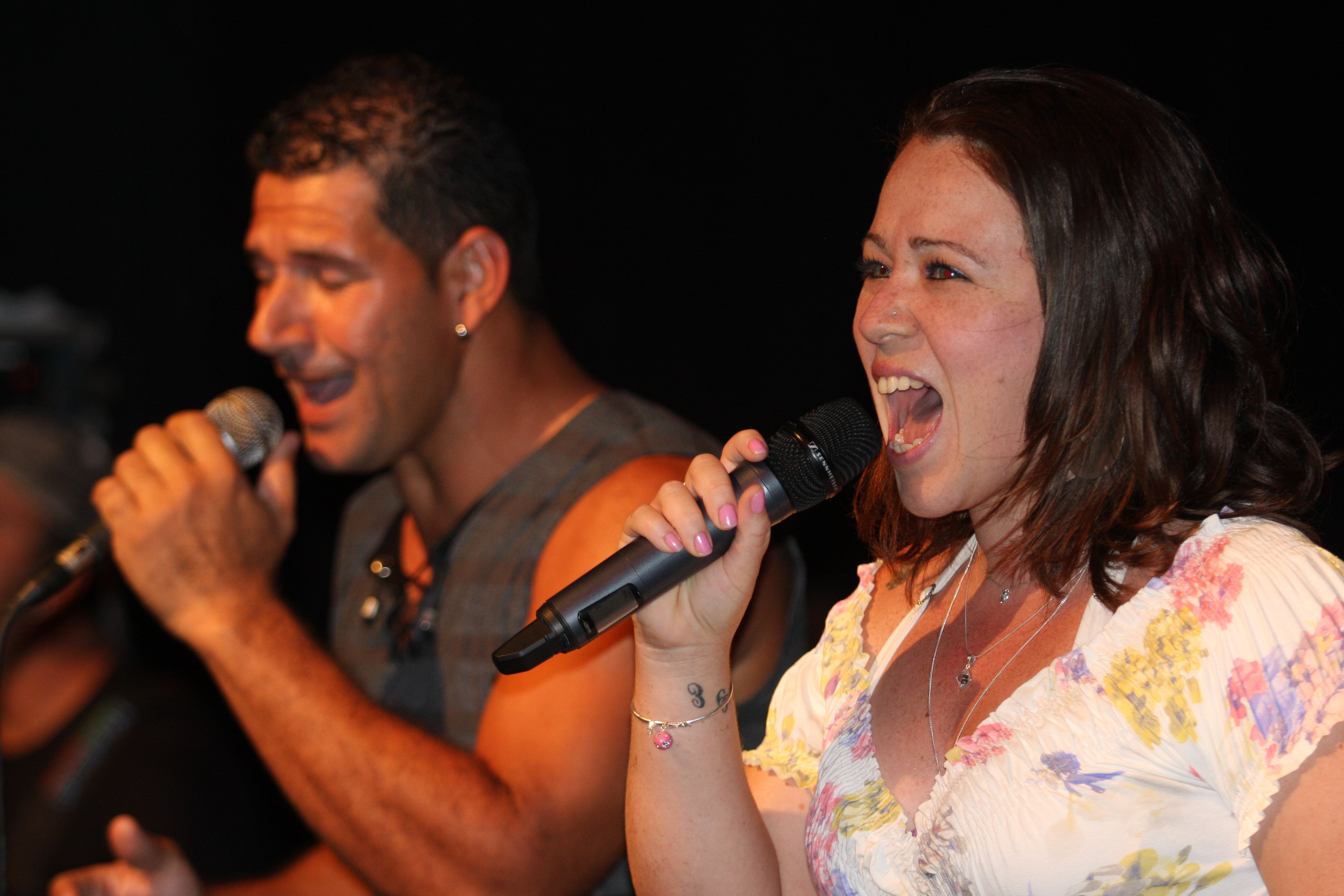 No domingo (19), o cantor Paulinho Badaloka e A Massa vão animar a festa (Foto: Rogério Azevedo)