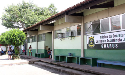 A Secretaria da Família e Assistência Social comunica aos seus usuários que os serviços prestados em sua sede serão suspensos durante todo o dia de amanhã (quinta-feira, 16) (Foto: Rodolfo Lins)