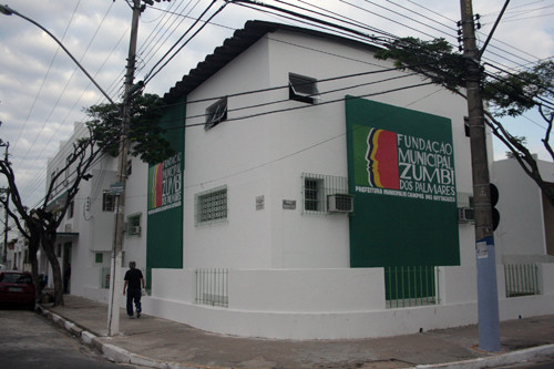 Para se inscrever, os interessados devem comparecer à sede da FMZP, à Rua Comendador José Francisco Sanguedo, 129, Centro (antiga Aquidaban) (Foto: Antônio Leudo)