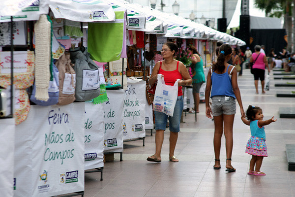 A feira estará funcionando durante toda a semana (Foto: César Ferreira)