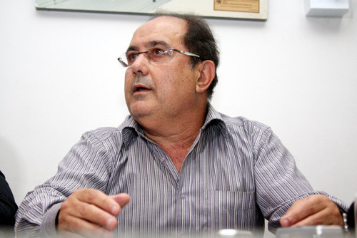 O presidente da Emut, Paulo Mósso, alerta sobre as alterações no trânsito de algumas ruas entre e avenida Felipe Uebe e rua dos Goytacazes (Foto: Gerson Gomes)