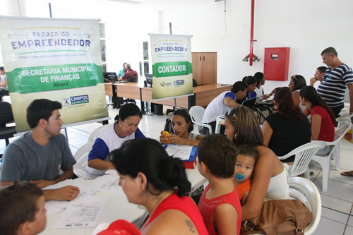 Devido a grande quantidade de pessoas que querem se formalizar, o Espaço do Empreendedor será levado para a Praça São Salvador (Foto: Rogério Azevedo)