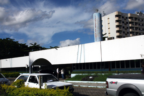 Servidores da prefeitura devem procurar a agência central do Banco do Brasil (Foto: Antônio Leudo)