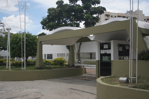 A prefeitura convoca os servidores que ainda não compareceram ao Centro Administrativo José Alves de Azevedo para regularizarem sua situação (Foto: Antônio Leudo)