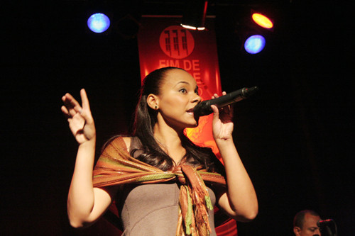 A cantora Maria Fernanda se apresenta na segunda-feira (12), às 18h, com o show Essa Bossa dá samba (Foto: Antônio Leudo)