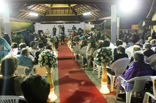 erão 12 casais com idade acima dos 60 anos que participarão da segunda edição do Casamento Comunitário, a ser realizado em Campos em maio, no Clube da Terceira Idade (Foto: Divulgação)