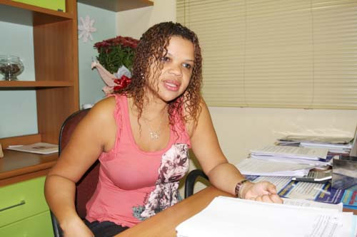 A secretária Izaura Freire, explica que seminários como esse servem de engrandecimento profissional (Foto: Roberto Joia)