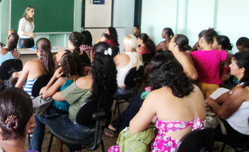 O objetivo da reunião foi orientar os usuários sobre a permanência do recebimento do benefício, que garante um salário mínimo aos cadastrados (Foto: Divulgação)