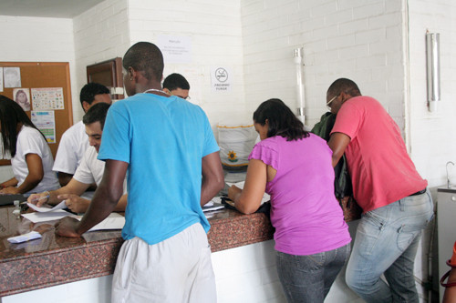 Mil e sete vagas para empregos com carteira assinada, em empresas parceiras, estão abertas nesta quarta-feira (11) (Foto: Antônio Leudo)