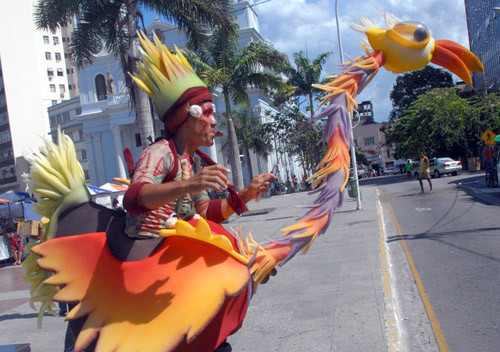 O boneco Guirá-Goitacá, símbolo do Encontro de Teatro de Bonecos, promovido pela Fundação Trianon, no mês de março, irá representar Campos, neste sábado (14), no Rio de Janeiro, durante o evento Teatro de Animação ? Os Bonecos Pedem Passagem (Foto: Divulgação)