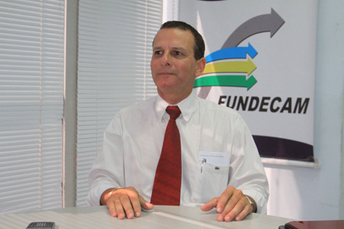 O presidente do Fundecam, Otávio Amaral, afirma que a meta do Fundecam é chegar a 5 milhões com mil contratos em dezembro de 2012 (Foto: Roberto Joia)