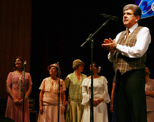 Os seresteiros estão ensaiando para encantar o público, na 63ª apresentação, que vai homenagear as mães, mantendo a tradição de festejar esta data tão importante (Foto: Divulgação)