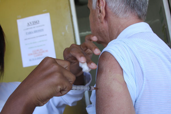 O Ministério da Saúde prorrogou a Campanha Nacional de Vacinação contra a Gripe até o dia 1º de junho (Foto: Antonio Leudo)