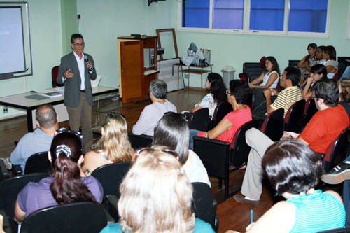 O evento aconteceu no auditório do Instituto Federal Fluminense (IFF) (Foto: Phillipe Moacyr)