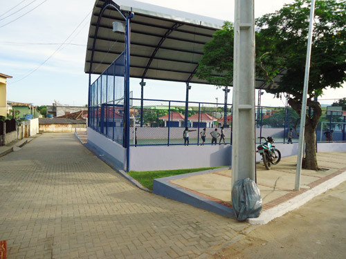 Plenamente iluminada, com piso intertravado, projeto paisagístico e rampas de acessibilidade, a praça é uma reivindicação antiga da população atendida pela prefeita (Foto: Divulgação)