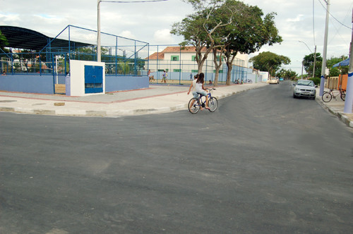 Além das obras que mudaram a cara do bairro, elevaram a auto estima dos moradores e valorizaram os imóveis residenciais e comerciais de Donana, a Prefeitura também investiu na reforma e reestruturação de creche (Foto: Check)