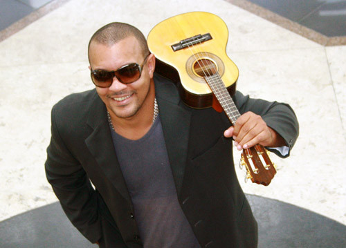 O cantor Júlio Motta vai se apresentar, nesta sexta-feira (15), às 19h, no Teatro de Bolso Procópio Ferreira (Foto: Divulgação)