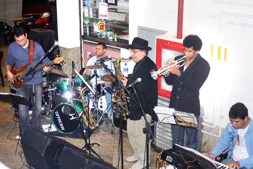 O Clube do Jazz e Bossa vai levar seu show para a Pracinha do IPS (Foto: Antonio Leudo)