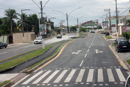 Os investimentos feitos em obras estruturais pela prefeitura na avenida José Carlos Pereira Pinto, mudaram o perfil da via (Foto: Antonio Leudo)