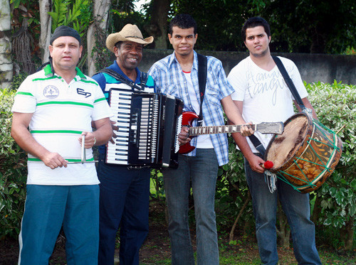 Com um show que festeja os 100 anos de Luiz Gonzaga, o Forró Mandacaru vai se apresentar na Praça da Porque Tarcísio Miranda (Foto: Divulgação)