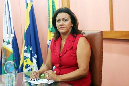 A secretária executiva do Procon, Rosangela Tavares explica a nova modalidade de nota (Foto: Antônio Leudo)