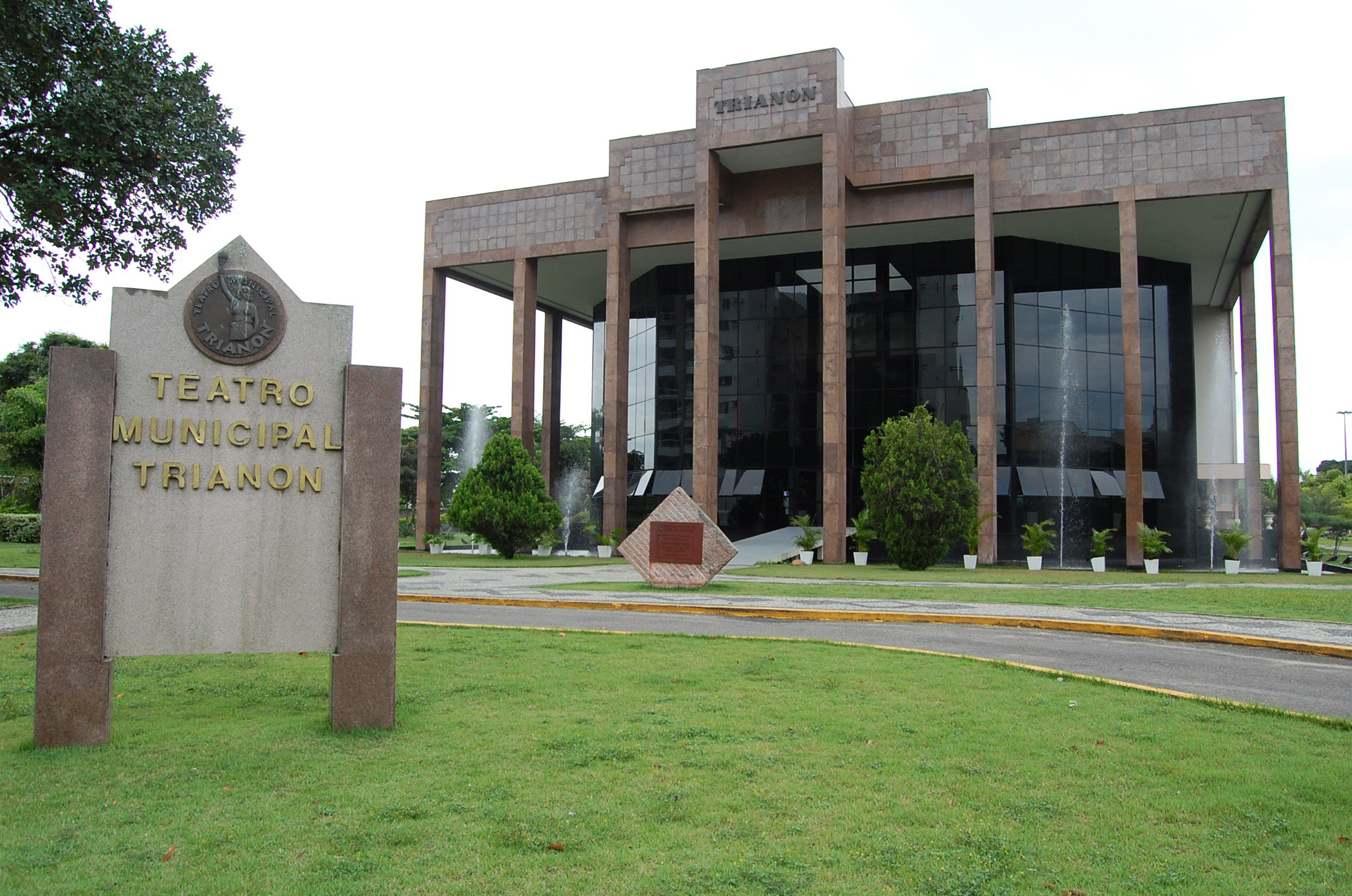 Estão abertas, no Teatro Trianon, as inscrições para as oficinas de Dramaturgia e Direção Cênica (Foto: Antônio Leudo)