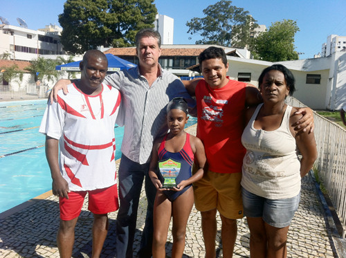 A pequena Vitória Antônia Manhães, de 9 anos, foi o destaque da Fundação Municipal de Esportes (FME) na primeira etapa do Circuito Unimed de Natação (Foto: Divulgação)