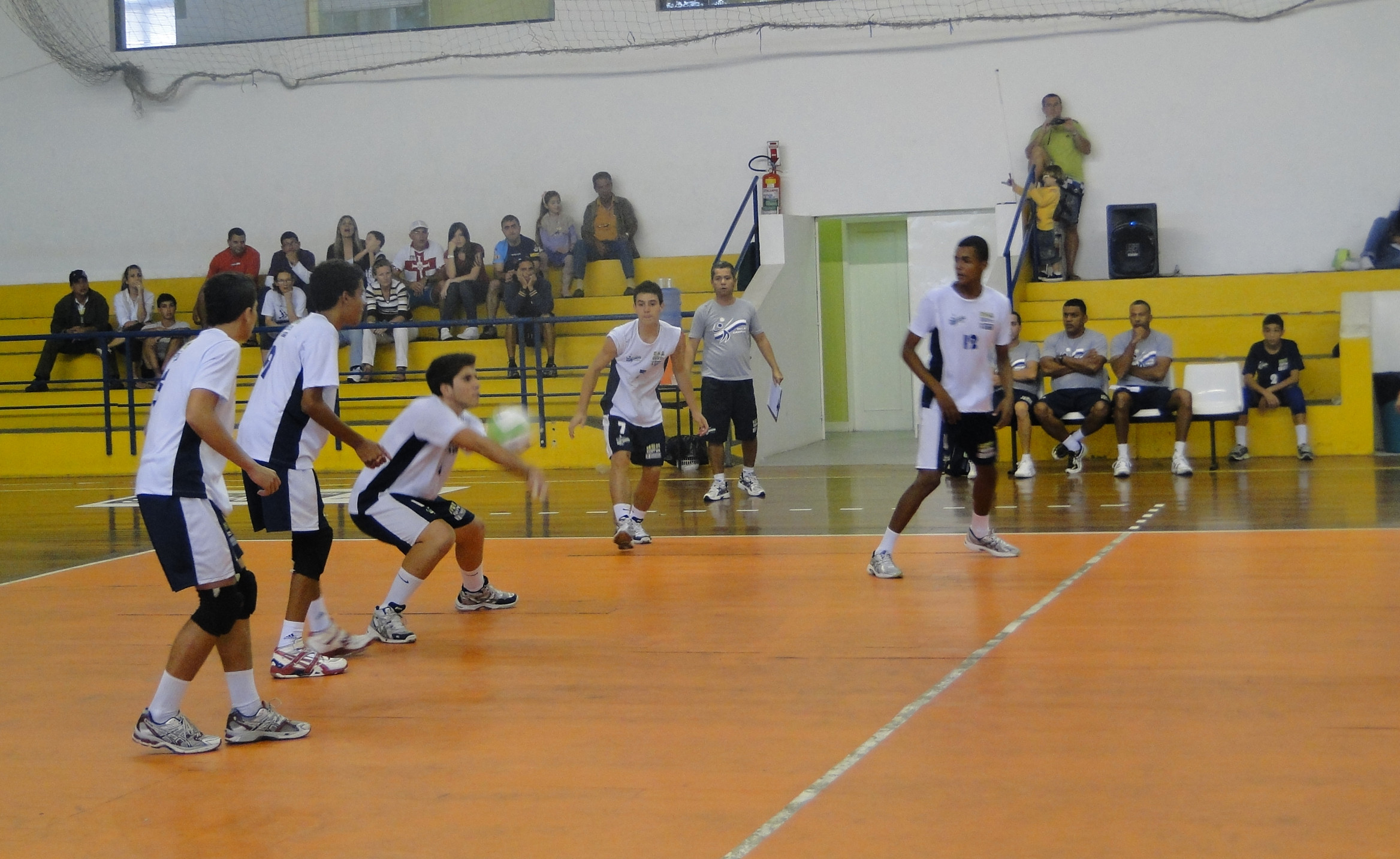 As equipes de vôlei da Fundação Municipal de Esportes (FME) entram em quadra, novamente, neste sábado (07), para enfrentar a equipe do Niterói/Canto do Rio (Foto: Divulgação)