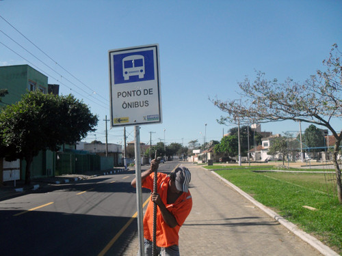 Outro local que foi sinalizado esta semana foi a Praça da Bananeira, na Pecuária, local de chegada e partida dos ônibus que circulam pela região, durante a realização da 53ª ExpoAgro (Foto: Divulgação)