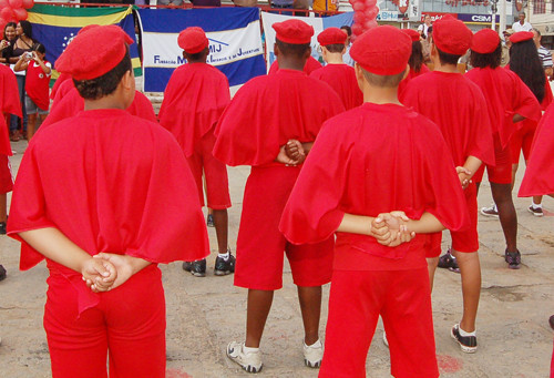 Estão abertas as inscrições para o Programa Bombeiro Mirim, da Fundação Municipal da Infância e Juventude (Foto: Check)