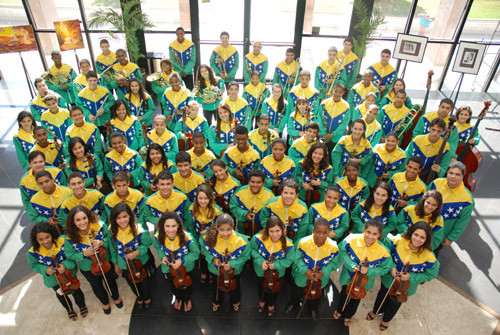 Orquestra Mariuccia Iacovino, do Centro Cultura Musical de Campos (CCMC) e a ONG Orquestrando a Vida, se apresentam hoje (terça-feira, 17), às 20h, no Teatro Trianon (Foto: Divulgação)