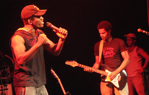 No show desta segunda, Nelson vai cantar sucessos do axé, do pagode e do sertanejo (Foto: Antonio Leudo)