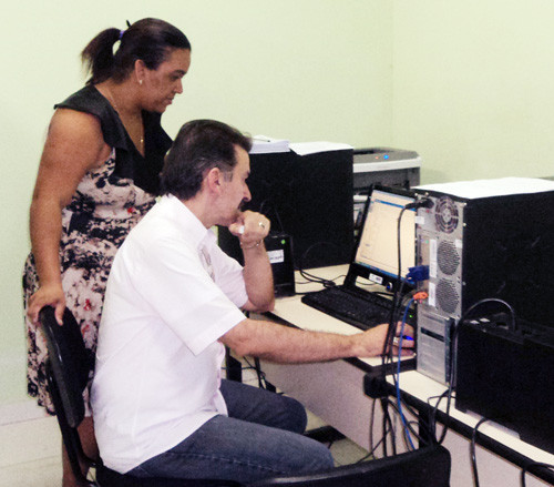 A proposta é ultrapassar a média de 50 carteiras de identificação requerida por dia, para 100 (Foto: Divulgação)