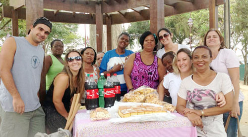 Idosos do Serviço de Convivência e Fortalecimento de Vínculos do Centro de Referência e Assistência Social (Cras), do bairro Custodópolis, tiveram uma manhã de lazer nesta quarta-feira (9), no Jardim São Benedito (Foto: David Jones)