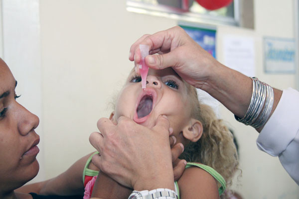 A gotinha contra a paralisia infantil será substituída pela vacina injetável, a Vacina Inativada contra Poliomielite (VIP), para crianças e 2 e 4 meses de idade (Foto: Antonio Leudo)