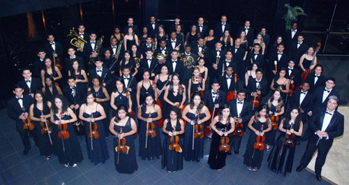 São grandes as expectativas para o concerto de estréia da Orquestra e do Coro Municipal de Campos dos Goytacazes, na noite de hoje (quinta-feira, 16), às 20h, no Teatro Municipal Trianon (Foto: Divulgação)