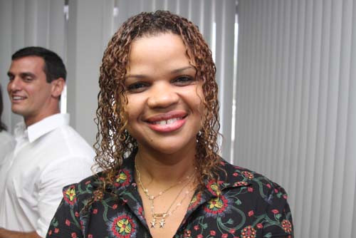 A secretária da Família e Assistência Social, Izaura Freire, explica que o Pronatec tem o objetivo de democratizar a oferta de cursos profissionalizantes e técnicos em todo o país (Foto: Rogério Azevedo)