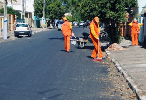 As equipes realizam mutirões, seguindo cronograma estabelecido pela Secretaria, de acordo com a necessidade de cada local (Foto: Check)