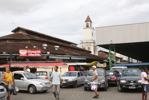 A comemoração acontecerá a partir das 8h entre feirantes da parte externa (peixaria e donos de bancadas de hortifrutigranjeiros) e os comerciantes da parte interna (lanchonetes e vendas variadas) (Foto: Antonio Leudo)