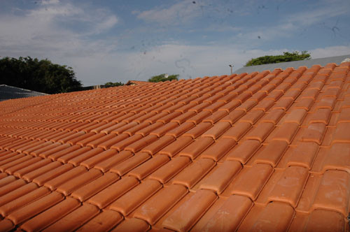 Atualmente está sendo feito o telhado, que está na fase de acabamento (Foto: Check)