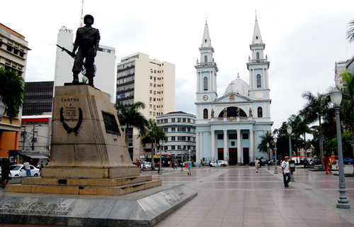 A Praça São Salvador também será cenário da programação que, também, terá atividades no Cais da Lapa, na Fundação Municipal de Esportes e no Jardim São Benedito (Foto: Antônio Leudo)