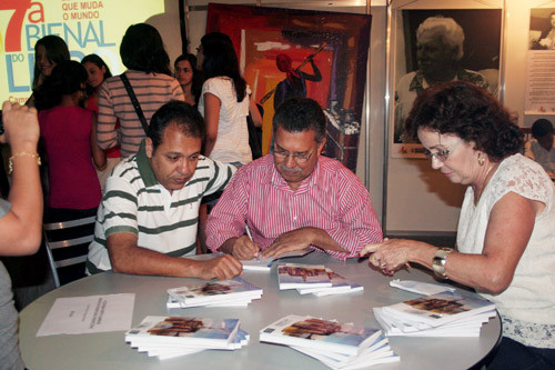 Entre os temas abordados no livro, estão emprego, renda, sistema financeiro, gestão orçamentária, atividades agrícolas e outras, ligadas aos municípios que formam a região (Foto: Leudo)