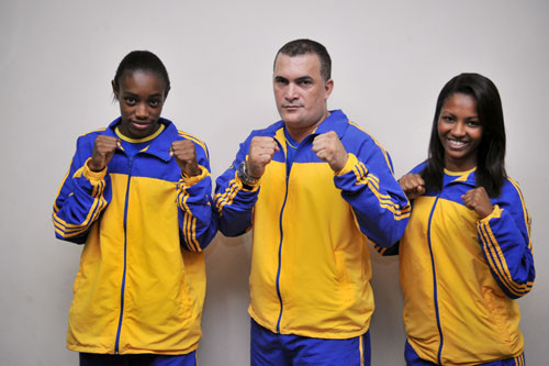 A equipe da Associação de Kickboxing Olímpico do Norte Fluminense (Akonflu) estará representando o Brasil no 7º Campeonato Panamericano de Kickboxing, em Foz do Iguaçú (Foto: Rogério Azevedo)