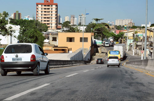 Foram realizadas intervenções para recuperação do pavimento, com troca da base e novo asfaltamento (Foto: Rogério Azevedo)