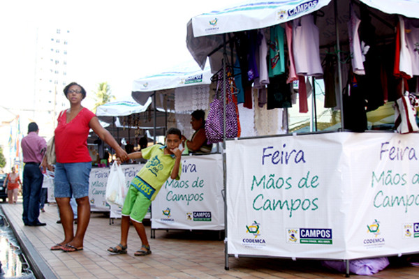 Na semana passada, a feira foi considerada um sucesso pelos artesãos que comercializam seus produtos (Foto: César Ferreira)