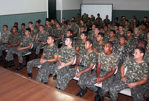 A quinta aula prática do curso de qualificação na área de eletricista predial para os soldados do 56º Batalhão de Infantaria nesta sexta-feira, a partir das 8h  quartel do Exército. (Foto: Divulgação)