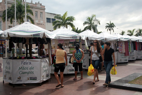 A Feira Mãos de Campos está com novidades em artigos para presentear os namorados (Foto: Antônio Leudo)