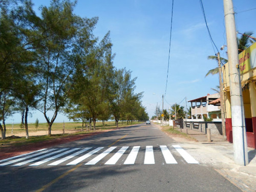 E o trabalho dos funcionários da Emut, não fica restrito ao centro da praia, onde é grande a presença de moradores durante todo o ano e a concentração de uma maior movimentação no período de verão (Foto: Divulgação)